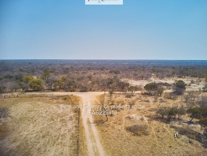 632ha Plumtree Farm — Arable, Grazing, Improvements & Dam