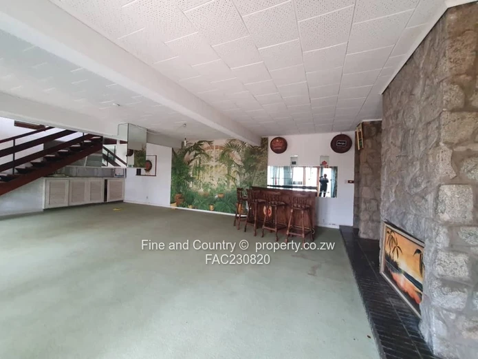 Spacious 5-Bed Burnside Home on 4449m² with Pool & Borehole