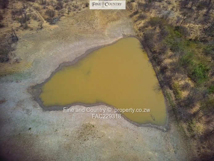 632ha Plumtree Farm — Arable, Grazing, Improvements & Dam