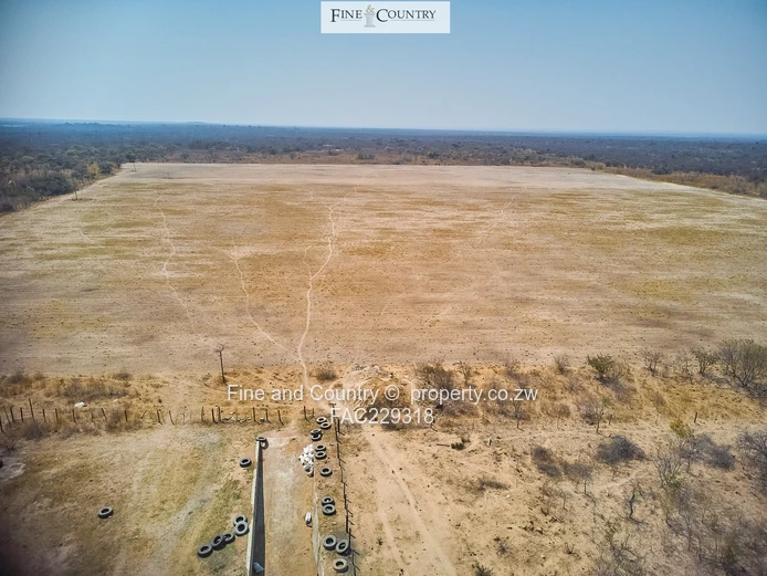 632ha Plumtree Farm — Arable, Grazing, Improvements & Dam