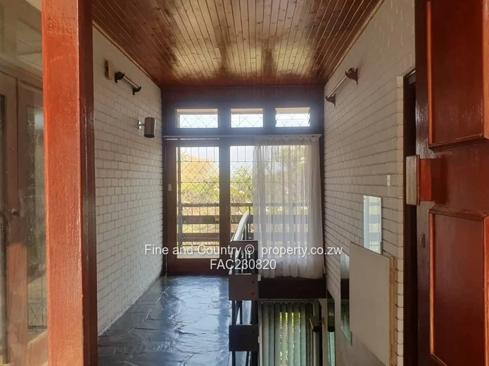 Spacious 5-Bed Burnside Home on 4449m² with Pool & Borehole