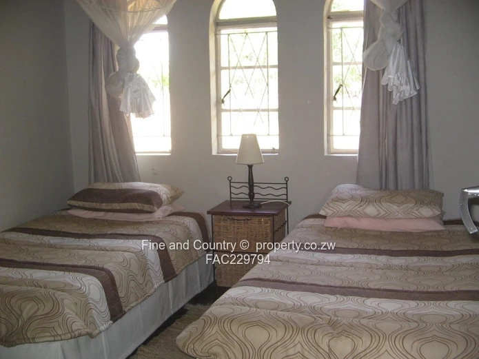 Contemporary unit in Wildlife Complex  (Sole Mandate)