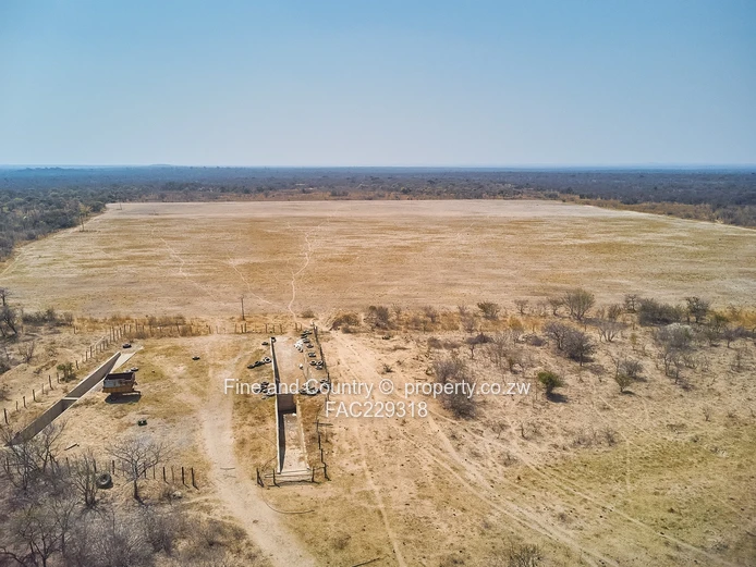 632ha Plumtree Farm — Arable, Grazing, Improvements & Dam