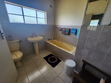 Farm & Agricultural Land