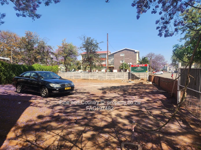 Bulawayo CBD Walled Office - 200m², Parking & Garage (Sole Mandate)