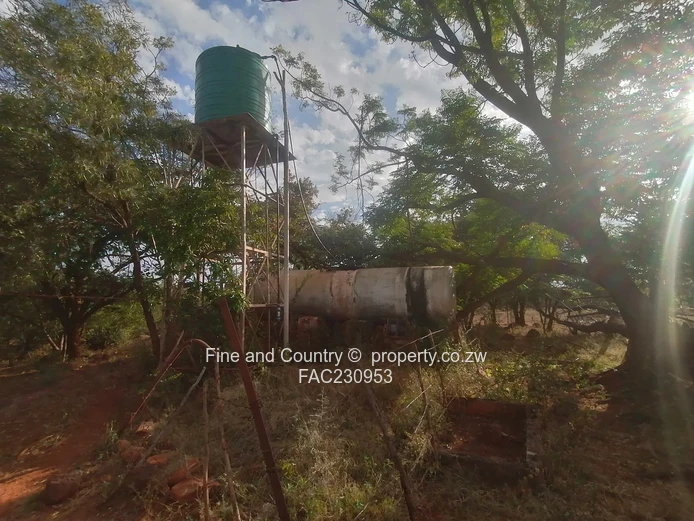 266ha Nyamandlovu Farm - Fully-fenced