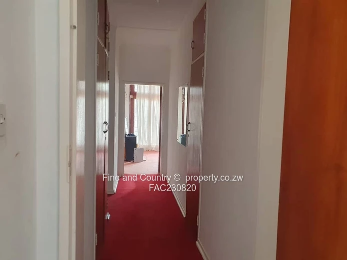 Spacious 5-Bed Burnside Home on 4449m² with Pool & Borehole