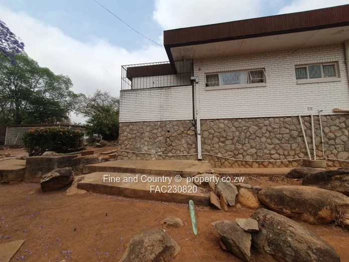 Spacious 5-Bed Burnside Home on 4449m² with Pool & Borehole