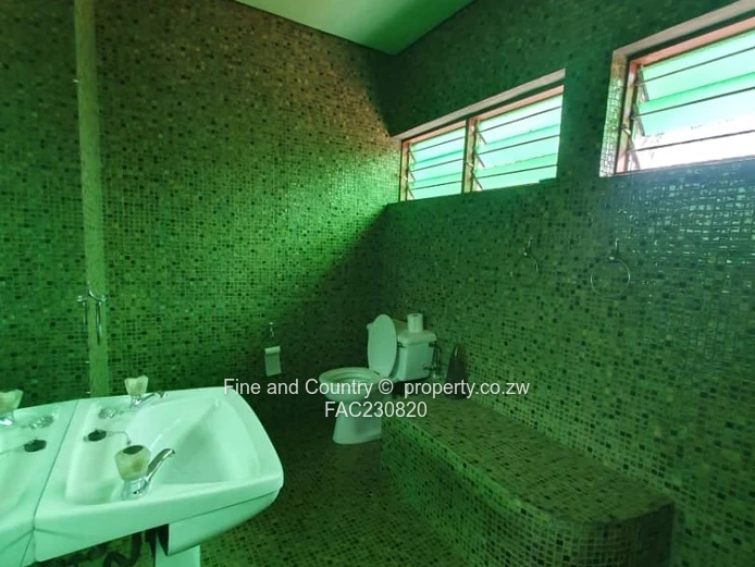 Spacious 5-Bed Burnside Home on 4449m² with Pool & Borehole