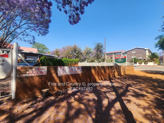 Bulawayo CBD Walled Office - 200m², Parking & Garage (Sole Mandate)